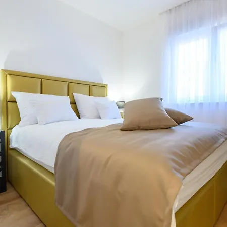 Luxury Leonika Апартаменты Бибинье