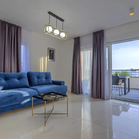 Apartment Luxury Leonika *