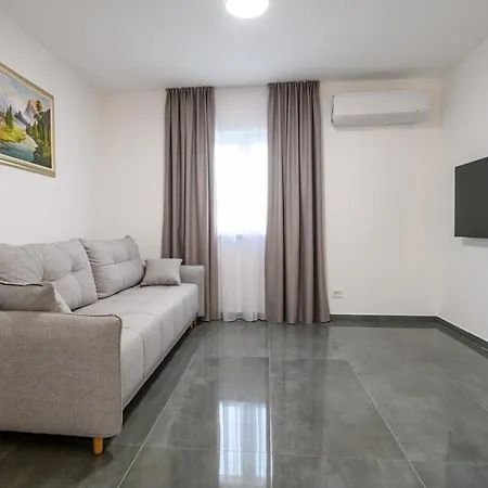 Luxury Leonika アパート *