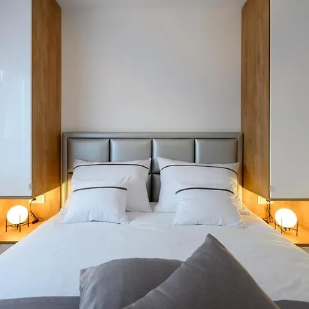 Luxury Leonika Apartment