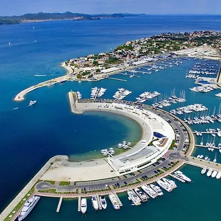 Luxury Leonika * ビビニェ