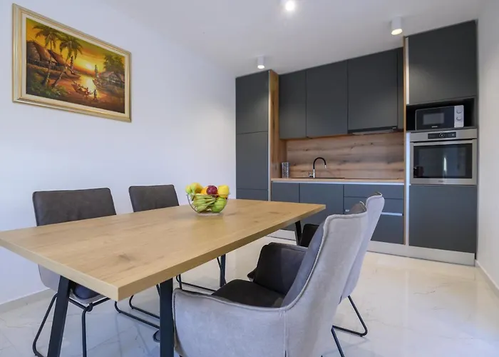 Apartment Luxury Leonika *