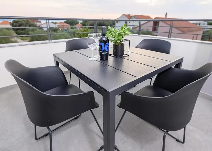 Luxury Leonika Apartment