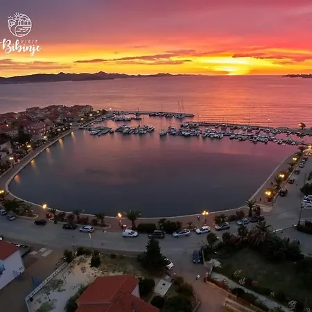 Luxury Leonika 아파트 비빈제