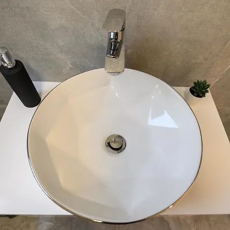 Luxury Leonika Apartment
