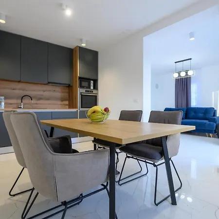 Luxury Leonika 아파트 비빈제