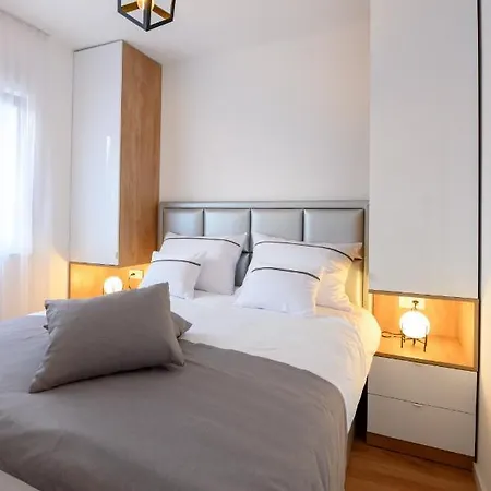 Luxury Leonika Apartment