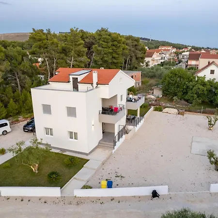 Luxury Leonika 아파트