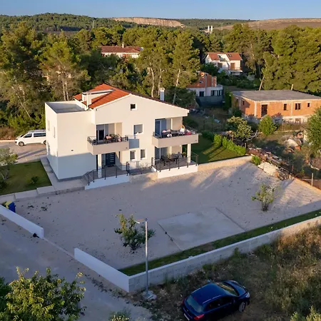 Luxury Leonika Apartment Bibinje